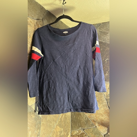 Old Navy casual top - Picture 1 of 4